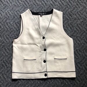 Broadway 38 Cream Vest with Black Accents